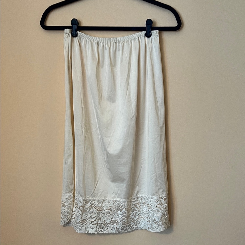 Classic Vanity Fair half slip - set of 2 (cream +  black)